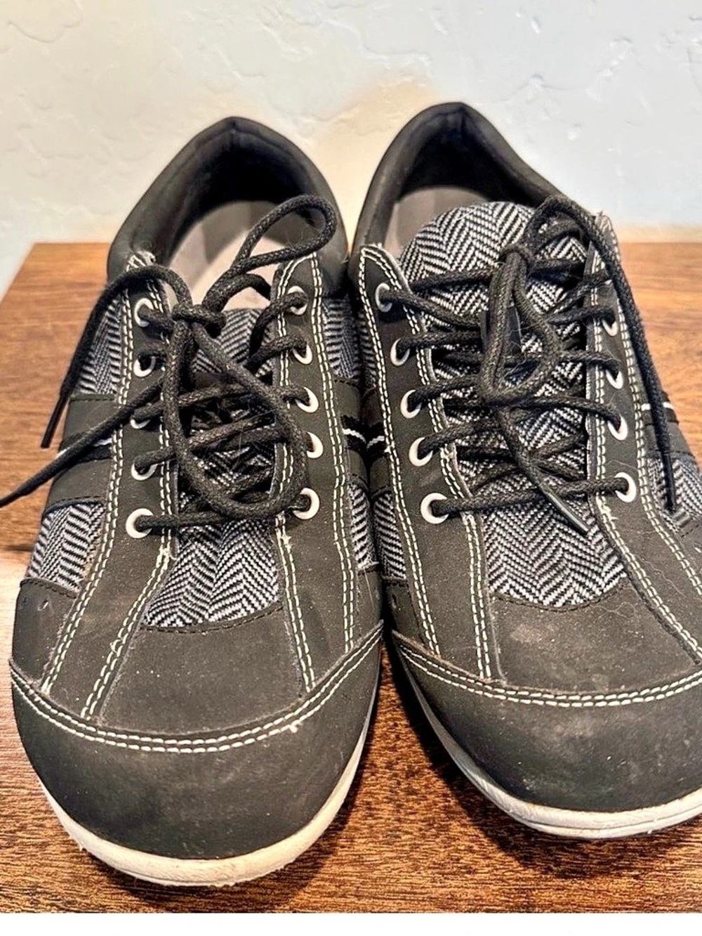 Easy Street Sport Houndstooth Sneakers in Black & Gray